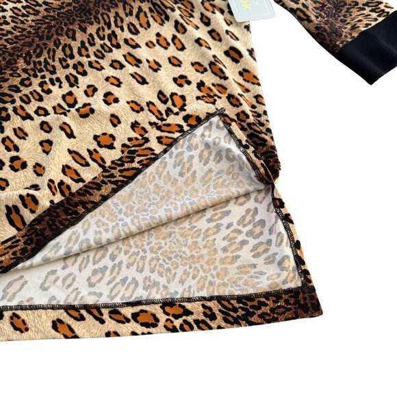 Exclusively Misook Women's Leopard Spot Pattern V-Neck Blouse Top, Size XS NWT - Picture 4 of 7